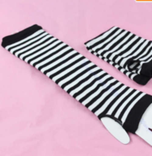 Pair of Long Sleeve Style Fingerless Gloves Black and White Stripe
