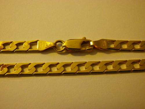 9 carat gold bracelet 22 cm long.