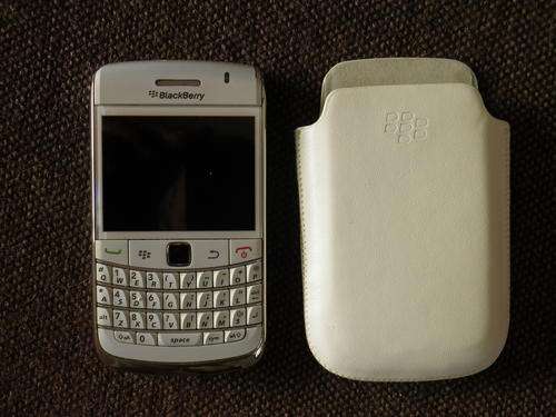 blackberry bold 9780 white