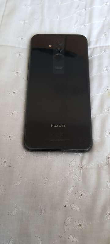 Huawei Mate 20 Lite 64GB Like New and New Original Accessories ** BOXED **