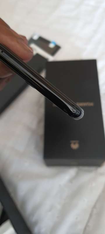 Huawei Mate 20 Lite 64GB Like New and New Original Accessories ** BOXED **