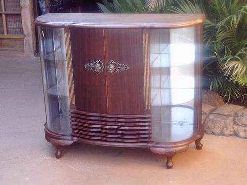 Beautifully refurbished radiogram.