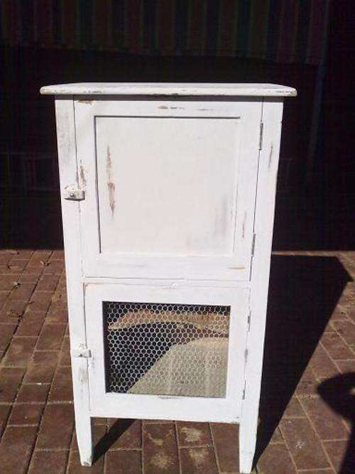 Kitchen Cubboard: with wire mesh and egg tray REDUCED PRICE