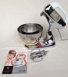 FABULOUS VINTAGE HAMILTON BEACH MODEL K CHROME FOOD MIXER