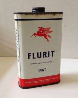 WONDERFUL VINTAGE 1 PINT MOBIL FLURIT TIN