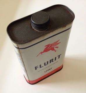 WONDERFUL VINTAGE 1 PINT MOBIL FLURIT TIN