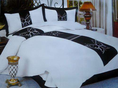 NEW!!!!! DOUBLE DUVET COVER 6 PEICE SET - BLACK & WHITE
