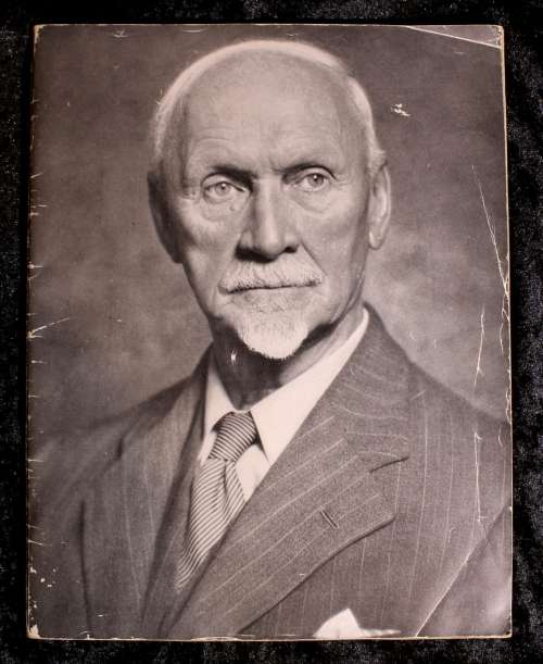 General Jan Smuts Memorial Souvenir Booklet 1950 published by CNA