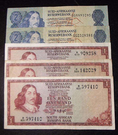 lot of SA banknotes - 3 x R1 notes & 2 x R2 notes