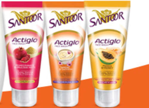 Santoor Actiglo Facewash