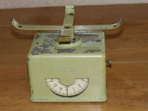 Vintage Kitchen Scale