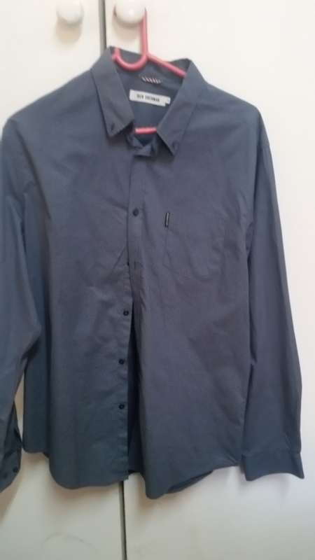 3 Mens exclusive Shirts : HUGO bOSS, BURBERRY , BEN SHERMAN