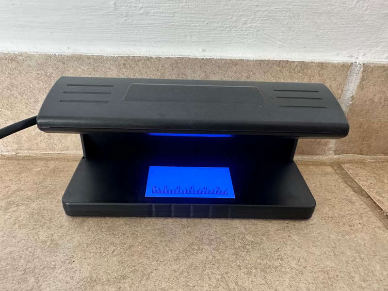 Counterfeit Money Detector