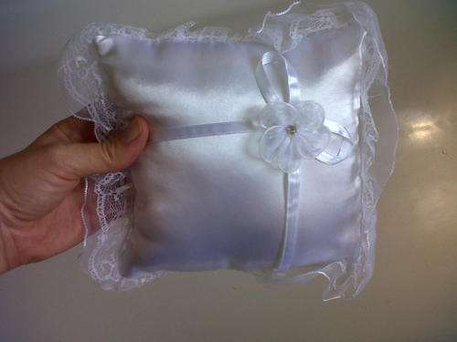 Ring pillow