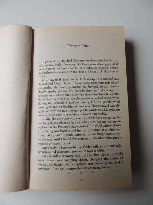 Perseus Spur - The Rampart Worlds Book 1 - by Julian May (Paperback)