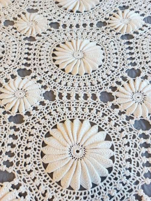 White Vintage Hand Crochet Bedspread/bed cover (Queen)