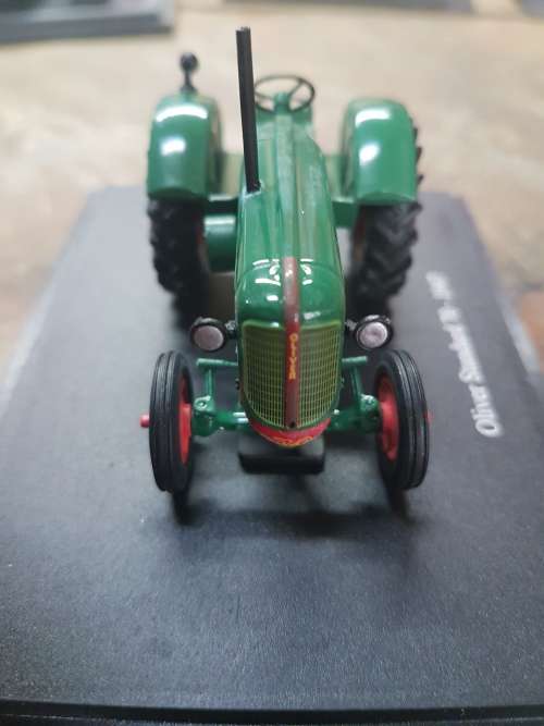 Tractors And The World Of Farming - Issue (105) - Oliver Standard 70 - 1947