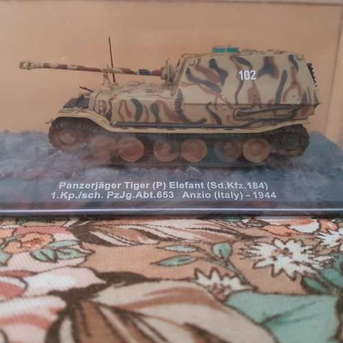 Lot of 5 Tanks From 'THE COMBAT TANKS COLLECTION'