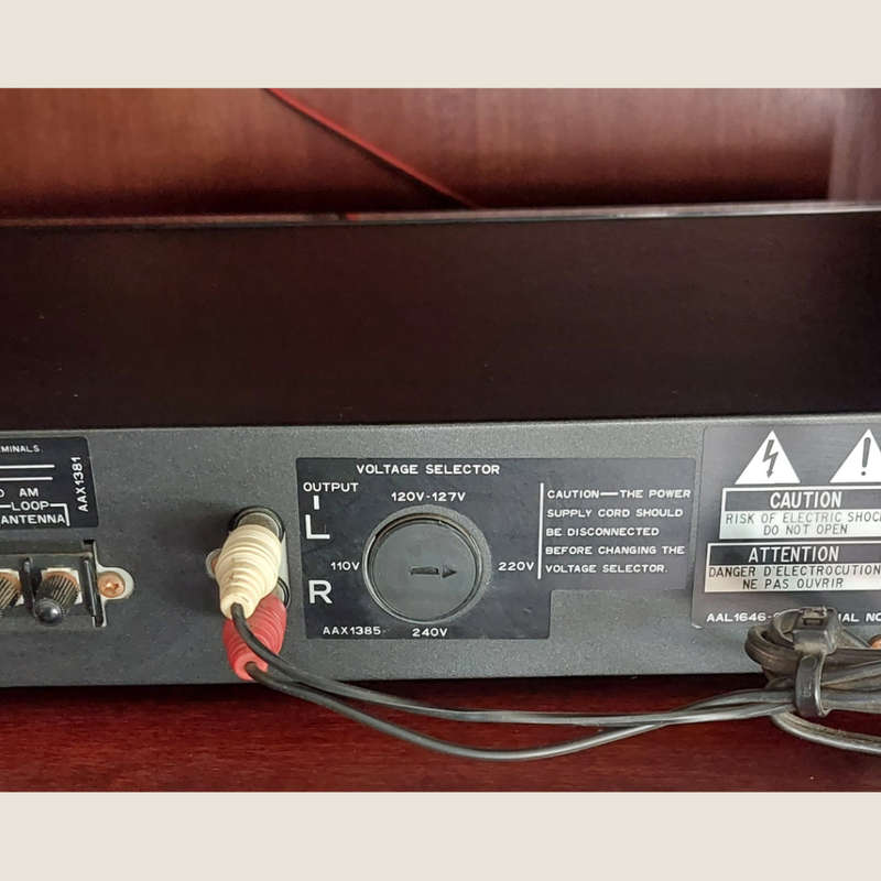 Vintage Pioneer FM/AM Digital Synthesizer Tuner F-227