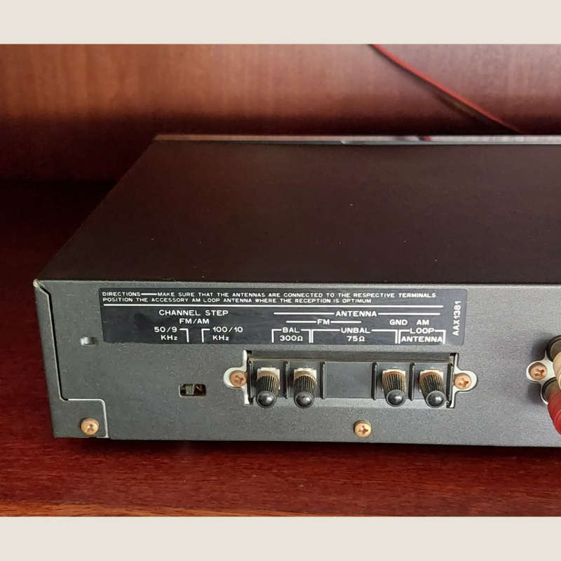 Vintage Pioneer FM/AM Digital Synthesizer Tuner F-227