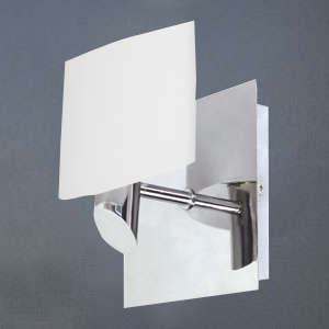 BATHROOM/LOO CHROME AND GLASS WALL LIGHT ENERGY SAVER