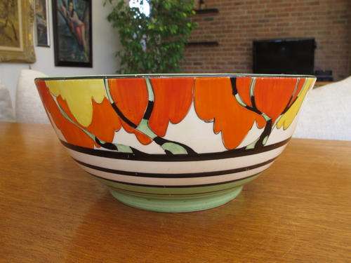 Clarice Cliff fruit bowl in Honolulu pattern