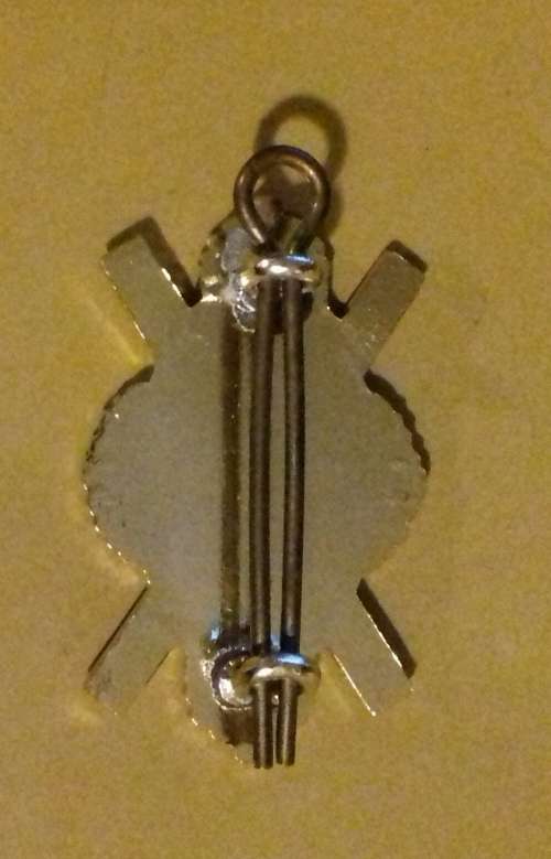 SCOTTISH CAP BADGE ..Glasgow & Strathclyde Pipe & Drums ...
