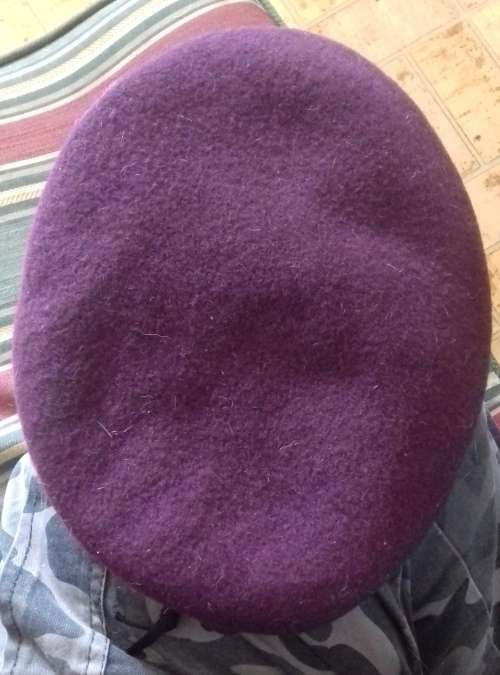 SADF Beret 100% Genuine From former 1 & 5 Recce Operator ....1988 5th issue badge (see description)