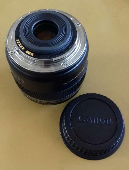 Canon EF-S 60mm f/2.8 USM Macro Excellent condition