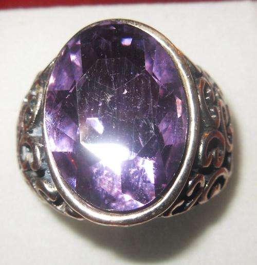 Silver ring with purple stone - Size 18