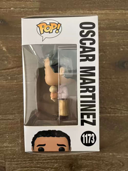 OSCAR MARTINEZ!!THE OFFICE!!FUNKO POP!!!
