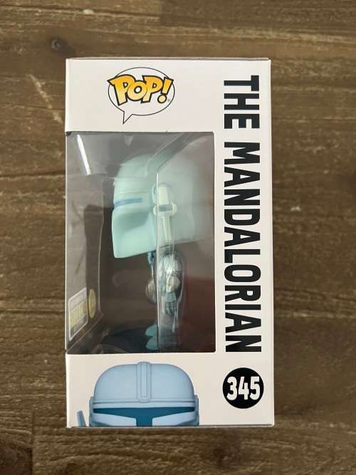THE MANDALORIAN!!STAR WARS!!FUNKO POP!! EE EXCLUSIVE!! GITD