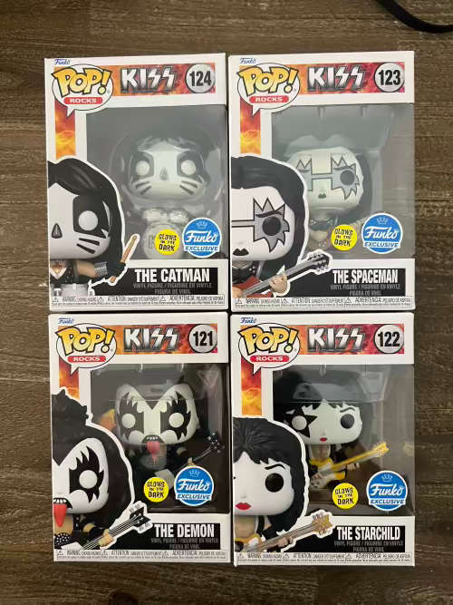 KISS BUNDLE!! MUSIC!!FUNKO POP!! GLOWS IN THE DARK!! FUNKO EXCLUSIVE!!
