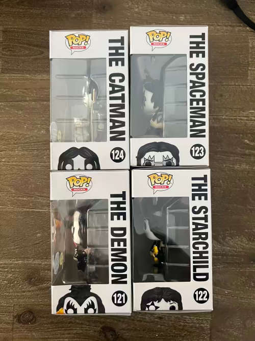 KISS BUNDLE!! MUSIC!!FUNKO POP!! GLOWS IN THE DARK!! FUNKO EXCLUSIVE!!