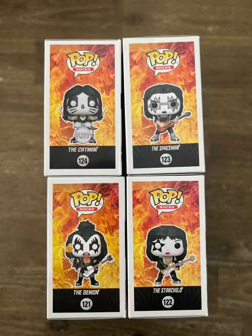 KISS BUNDLE!! MUSIC!!FUNKO POP!! GLOWS IN THE DARK!! FUNKO EXCLUSIVE!!