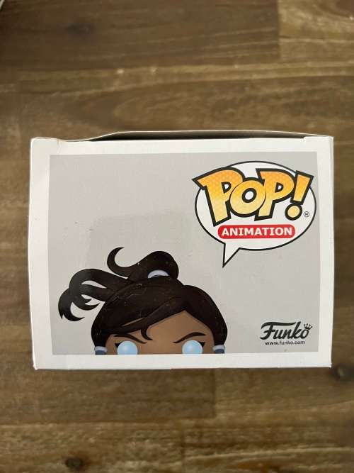 KORRA!! THE LEGEND OF KORRA!!FUNKO POP!! HOT TOPIC EXCLUSIVE!!
