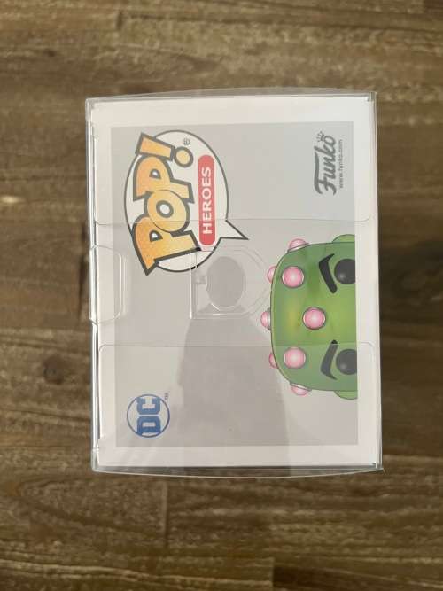 BRAINIAC!! SUPERMAN!!FUNKO POP!!BIG APPLE COLLECTIBLES!!