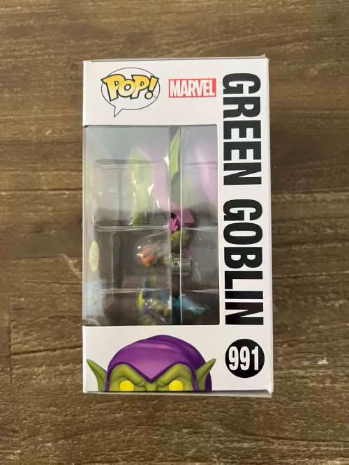 GREEN GOBLIN!!MARVEL!!FUNKO POP!! WALMART EXCLUSIVE!! GITD