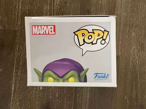 GREEN GOBLIN!!MARVEL!!FUNKO POP!! WALMART EXCLUSIVE!! GITD