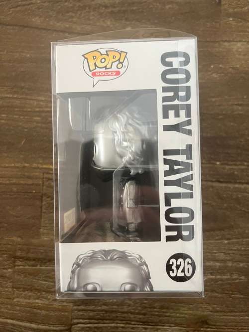 COREY TAYLOR!!SLIPKNOT!!FUNKO POP!! HOT TOPIC EXCLUSIVE!!
