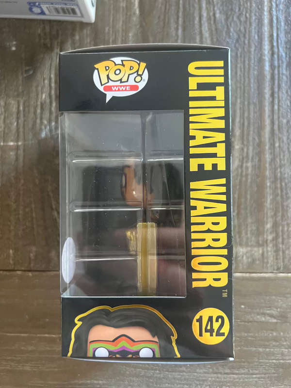 ULTIMATE WARRIOR!!WWE!!FUNKO POP!! GAMESTOP EXCLUSIVE!! POP& PIN!!