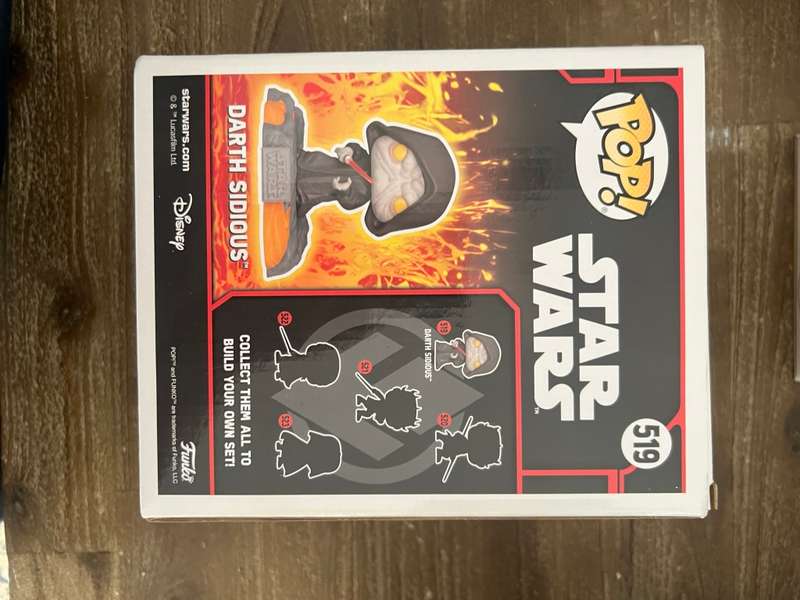 DARTH SIDIOUS!!STAR WARS!!FUNKO POP!!DELUXE!! GAMESTOP EXCLUSIVE!! GITD!!