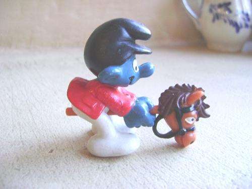VINTAGE 1980 PEYO SCHLEIGH HOBBY HORSE SUPER SMURF