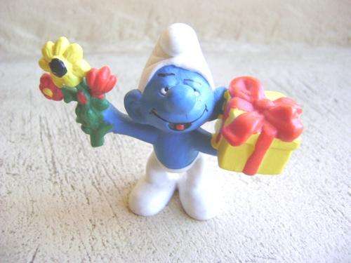 VINTAGE 1978 PEYO SCHLEIGH GERMANY CHRISTMAS PRESENT SMURF