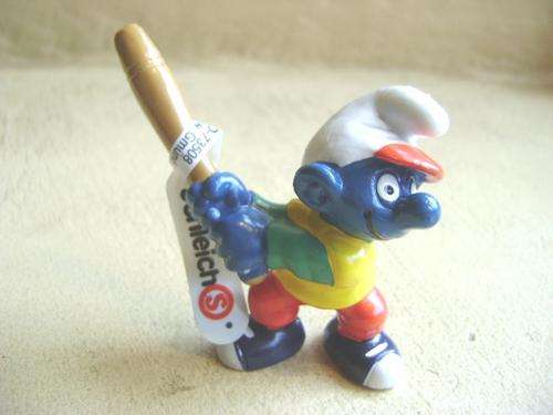 PEYO SCHLEICH BASEBALL STRIKER SMURF
