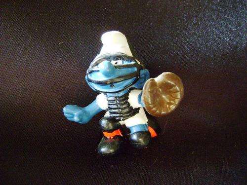 VINTAGE 1981 PEYO SCHLEIGH HK CATCHER SMURF