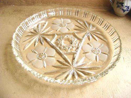 BEAUTIFUL HEAVY CUT GLASS SERVING PLATTER