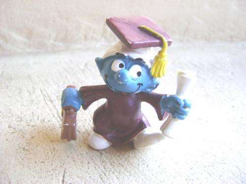 VINTAGE 1981  PEYO MAROON GRADUATE YELLOW DOT VARIETY  SMURF