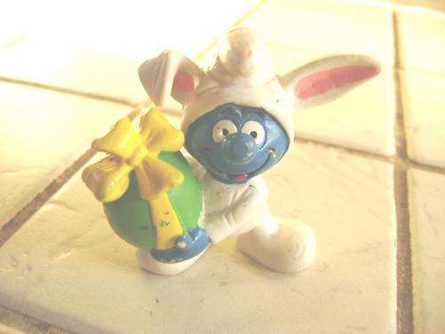VINTAGE 1982 PEYO PORTUGAL WHITE BUNNY SMURF
