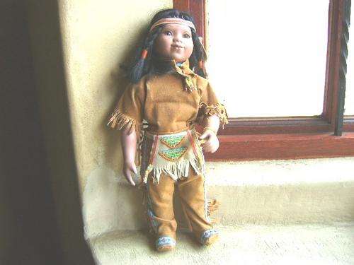 BEAUTIFUL INDIAN GIRL PORCELAIN DOLL 35 CM